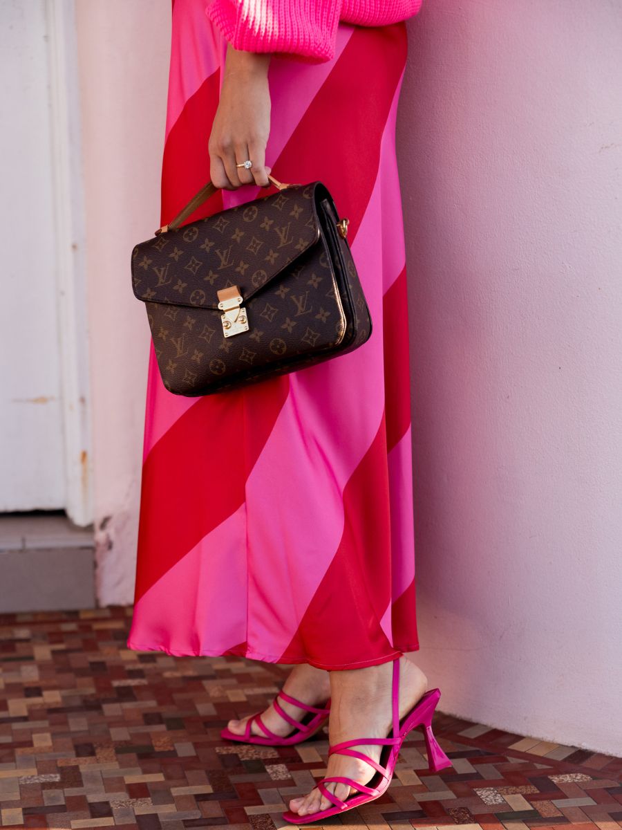 monochrome outfits - pink skirt and heels - detail shot